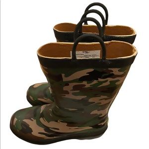 Boys camouflage rain boots